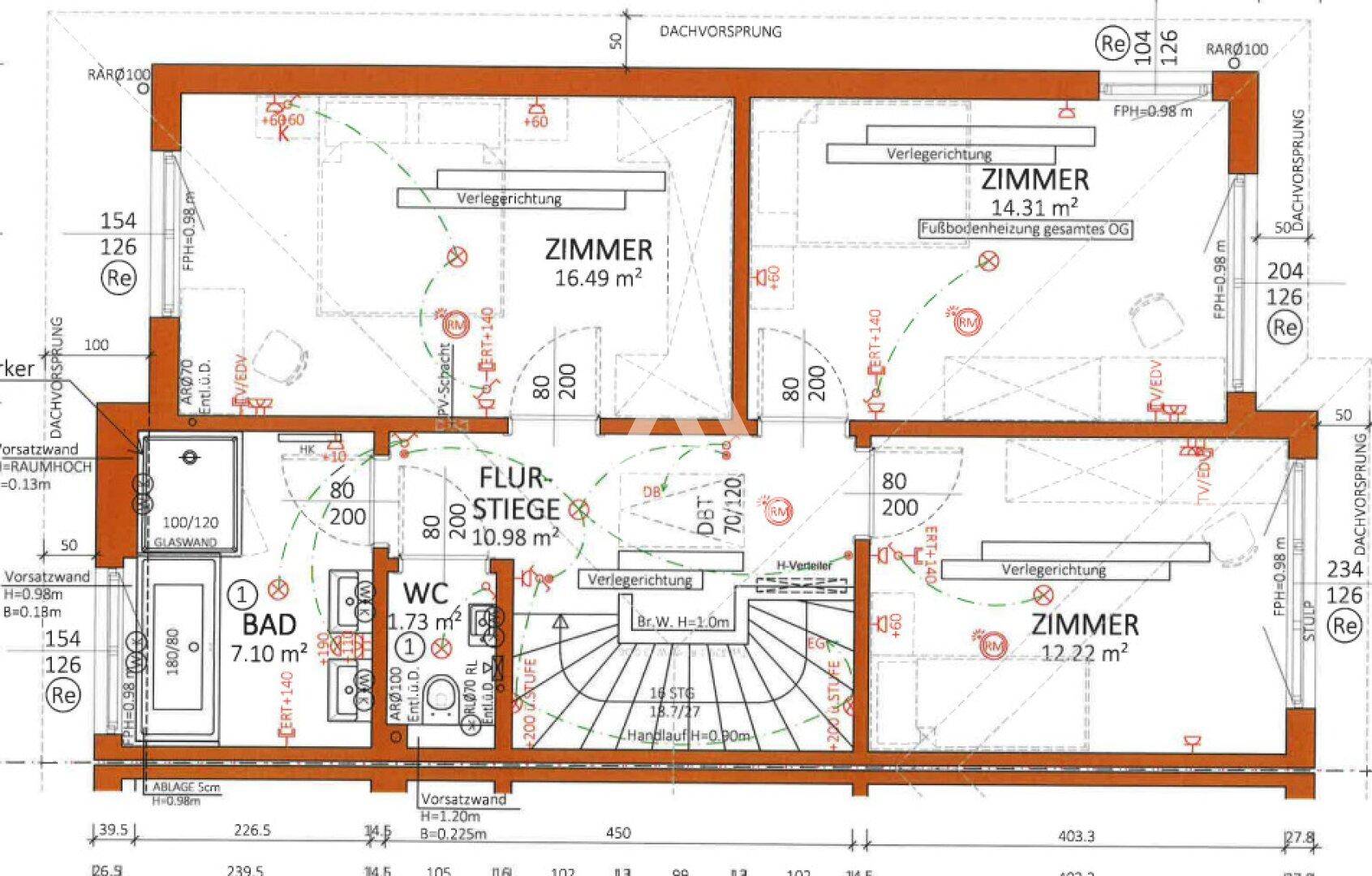 Grundriss des Obergeschosses mit Schlafzimmern, Badezimmer und separatem WC.