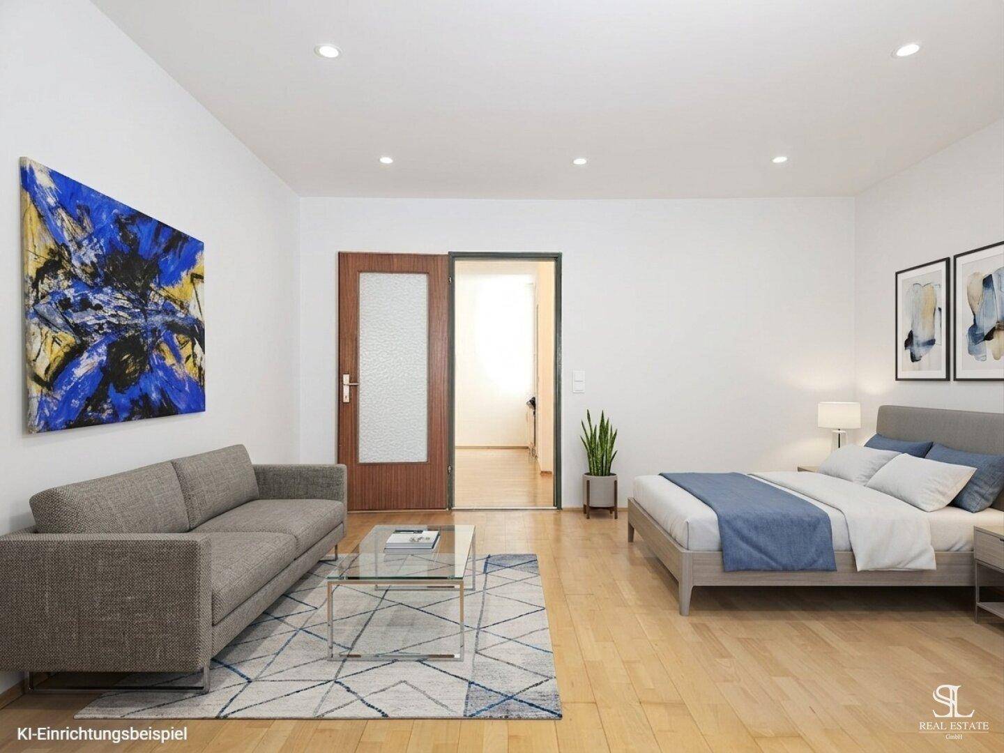 Virtuell eingerichtetes Zimmer mit Holzboden, Sofa, Bett und moderner Kunst an den Wänden.
