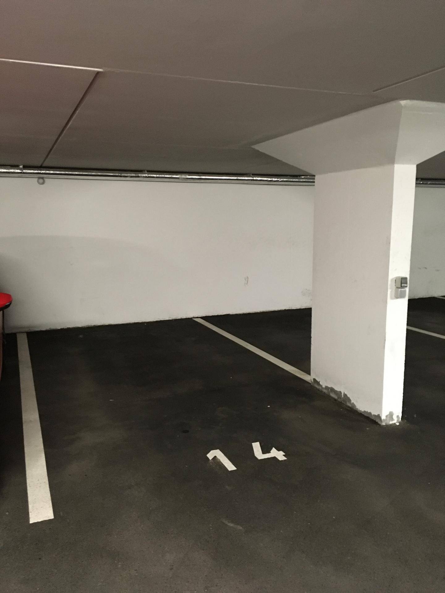 Tiefgaragenstellplatz Nummer 14 mit ausreichend Platz.