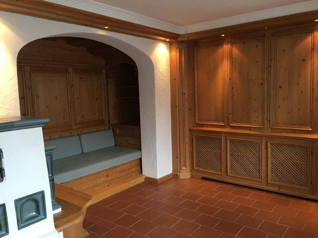 6330 Bezirk Kufstein in 6336 Langkampfen ohne Provision teilmöblierte 2-Zimmer-Wohnung mit Kachelofen, ab sofort – pohled 6