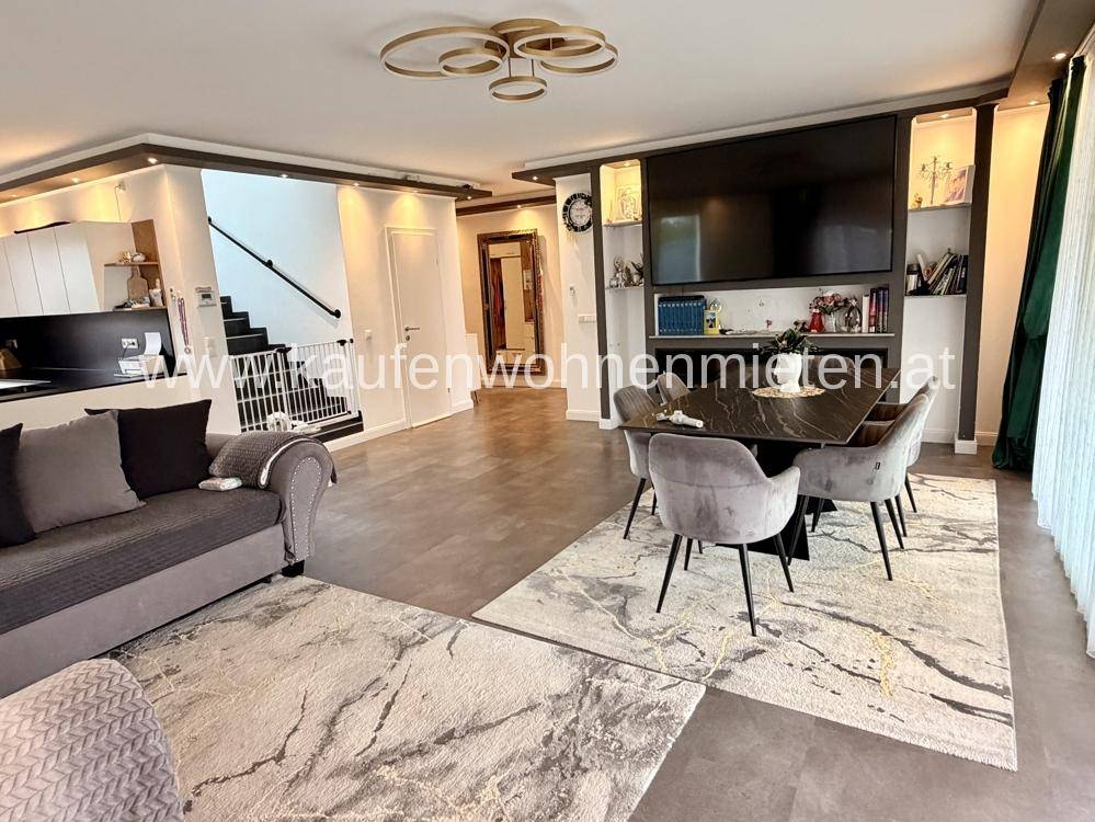 NEU!! Familien-Traum mit 5 Schlafzimmern, großem Garten &amp; Sonnenterrasse. - Ansicht 3