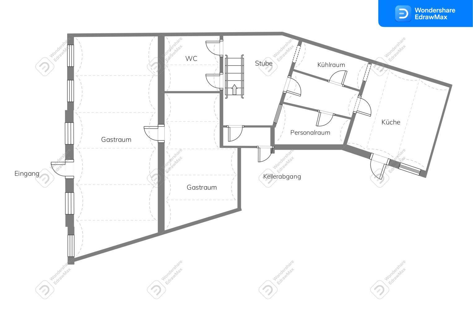 Detaillierter Grundriss des Erdgeschosses mit Gasträumen, Küche, Kühlraum und Personalbereichen.