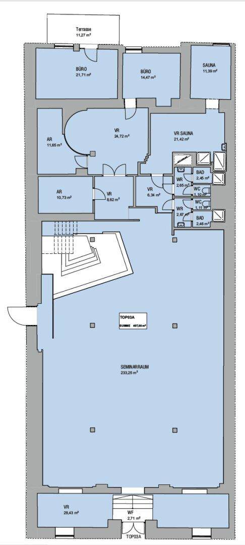 Grundrissplan mit großem Seminarraum, mehreren Büros, Sauna und Terrasse.