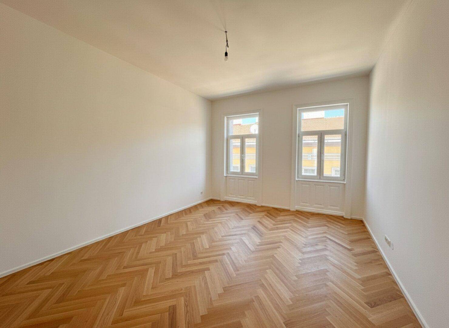 Erstbezug nach Sanierung – großzügige Wohnung mit sonnigem Balkon! – další