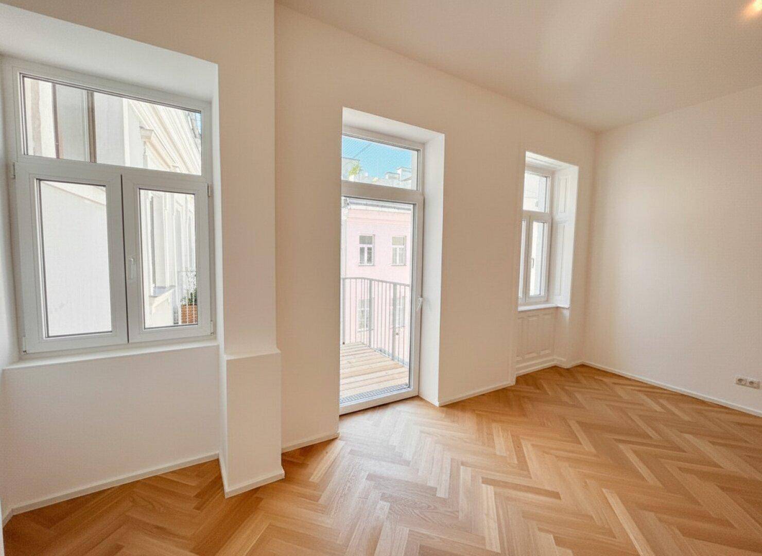 Erstbezug nach Sanierung – großzügige Wohnung mit sonnigem Balkon! – pohled 2