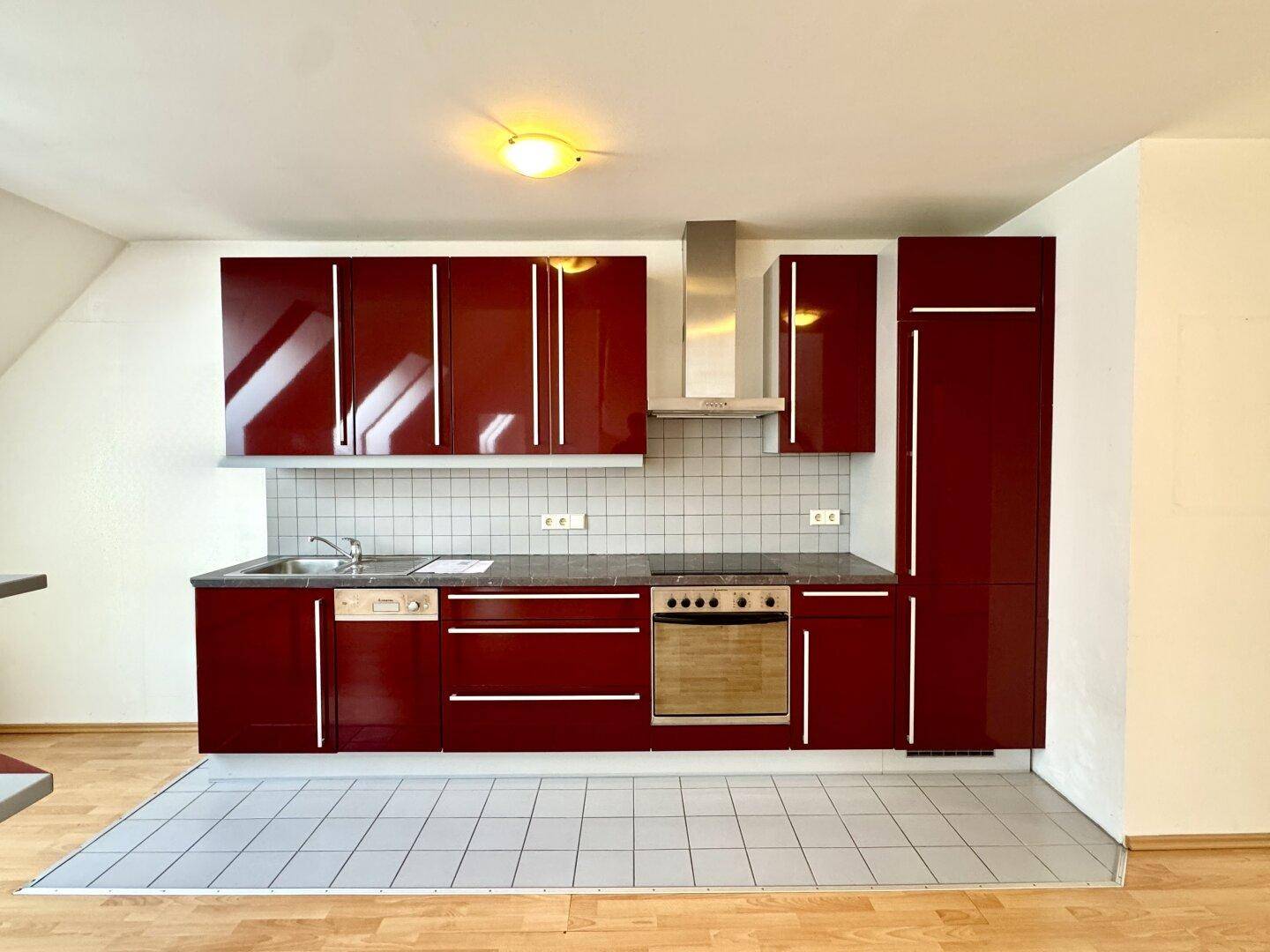 NEU! Großzügüge 3,5-Zimmer-Dachgeschosswohnung mit 2 Terrasse! Maissonette! 1060 Wien! – další