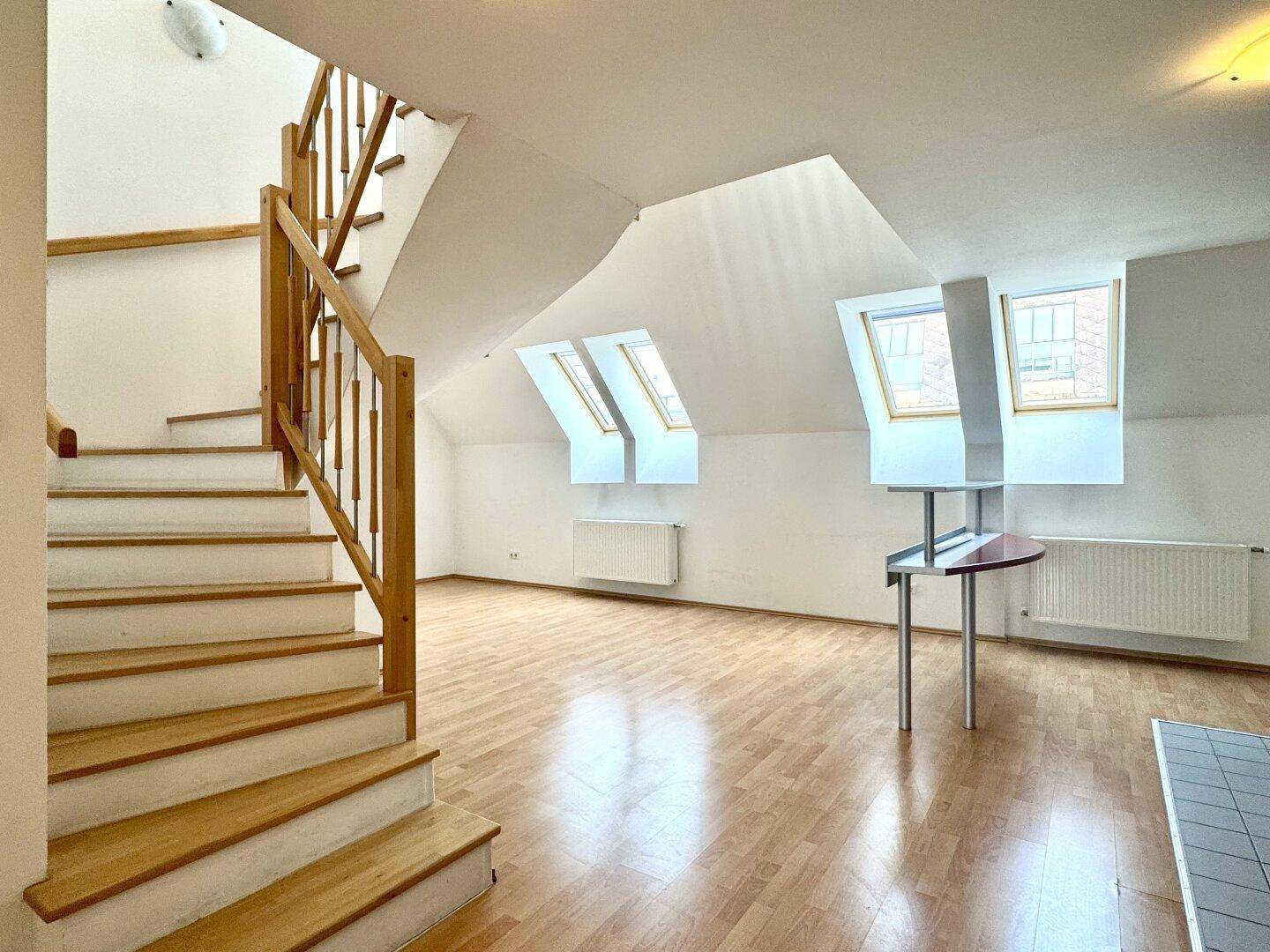 NEU! Großzügüge 3,5-Zimmer-Dachgeschosswohnung mit 2 Terrasse! Maissonette! 1060 Wien! – pohled 3