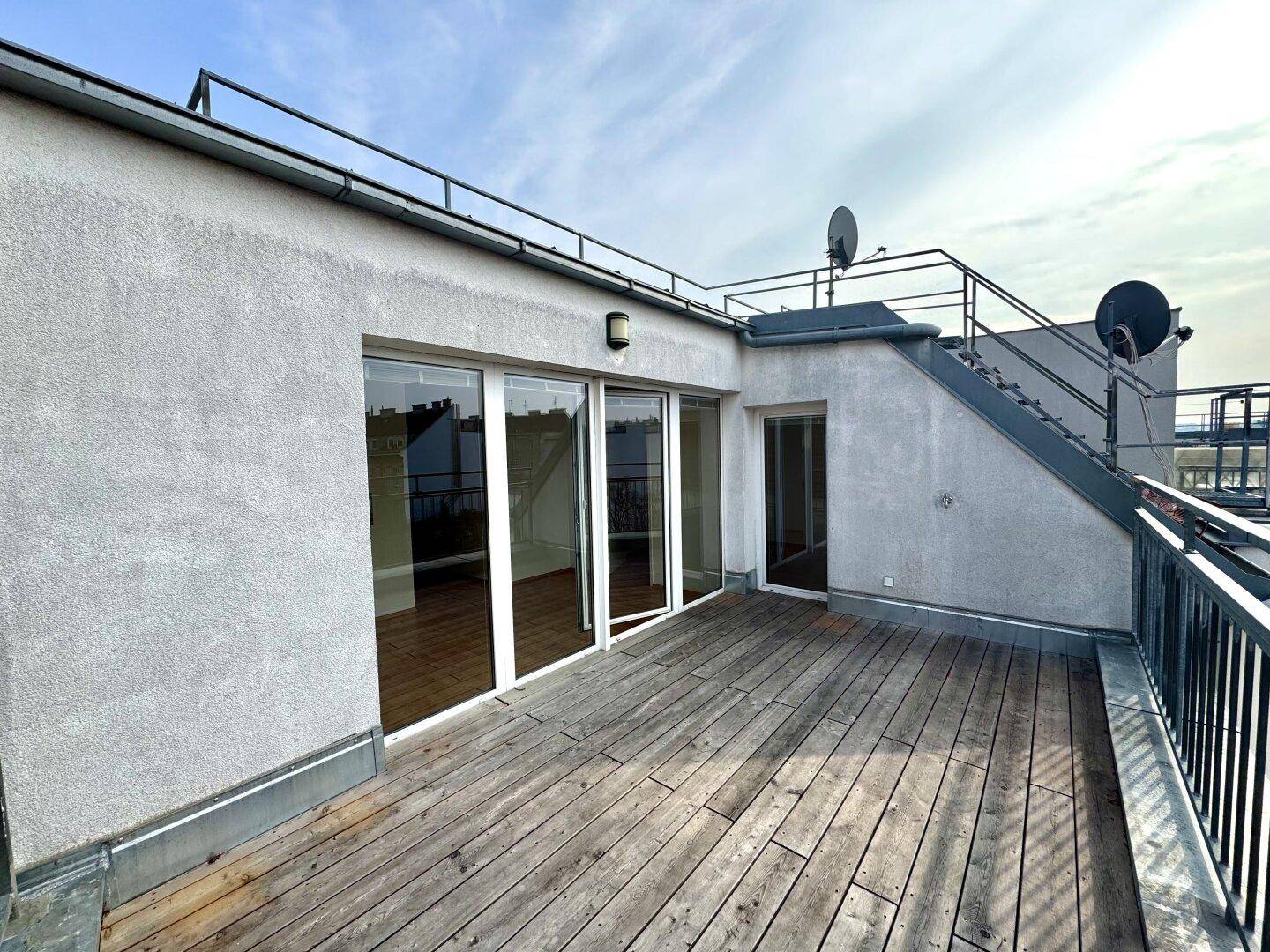 NEU! Großzügüge 3,5-Zimmer-Dachgeschosswohnung mit 2 Terrasse! Maissonette! 1060 Wien! – pohled 2