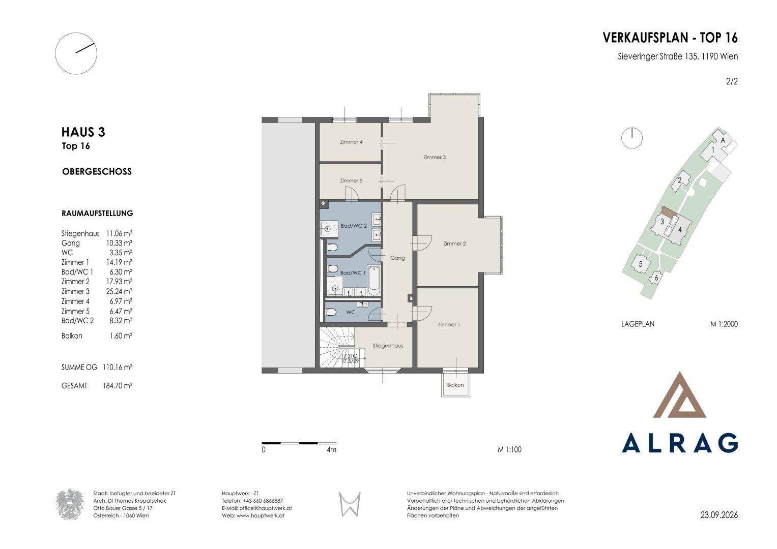 Grundriss des Obergeschosses mit fünf Schlafzimmern, zwei Bädern und einem Balkon.