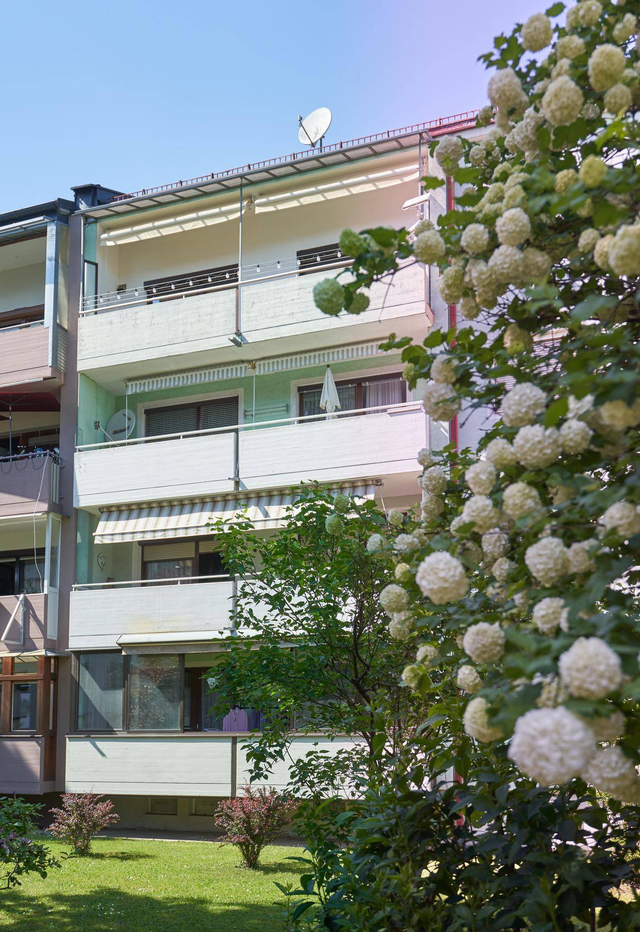 Jungfamilien aufgepasst ! Modern sanierte 4 Zimmer-Wohnung mit herrlicher - Mehr