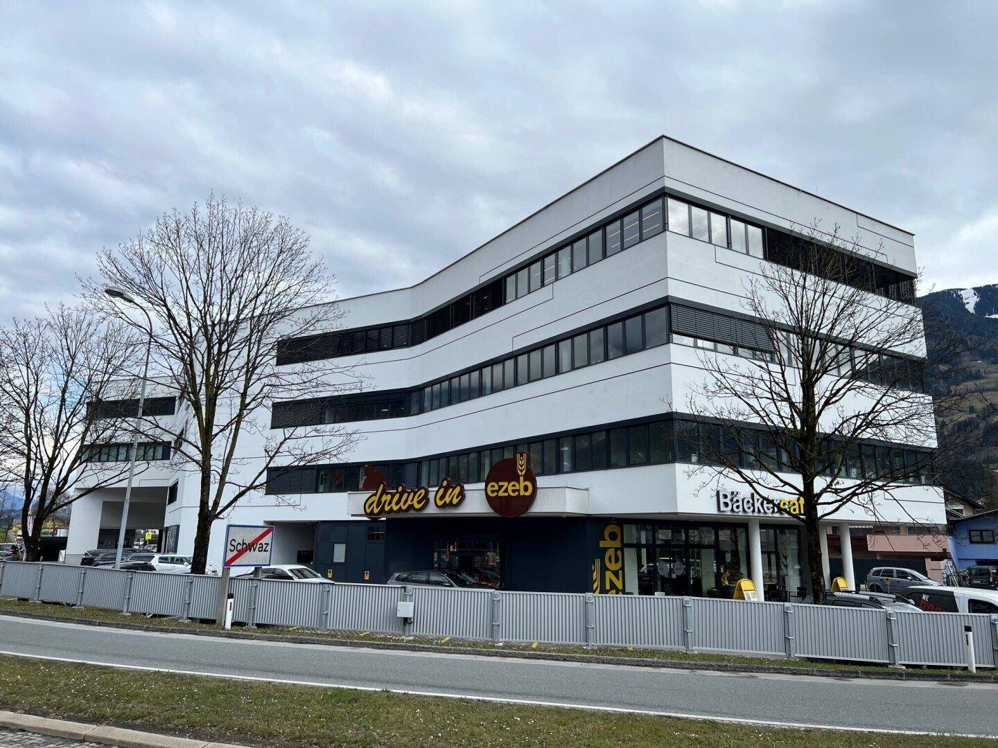 Büro in Toplage, mit sehr guter Infrastruktur zu vermieten. Gute Autobahnanbindung. - Ansicht 2