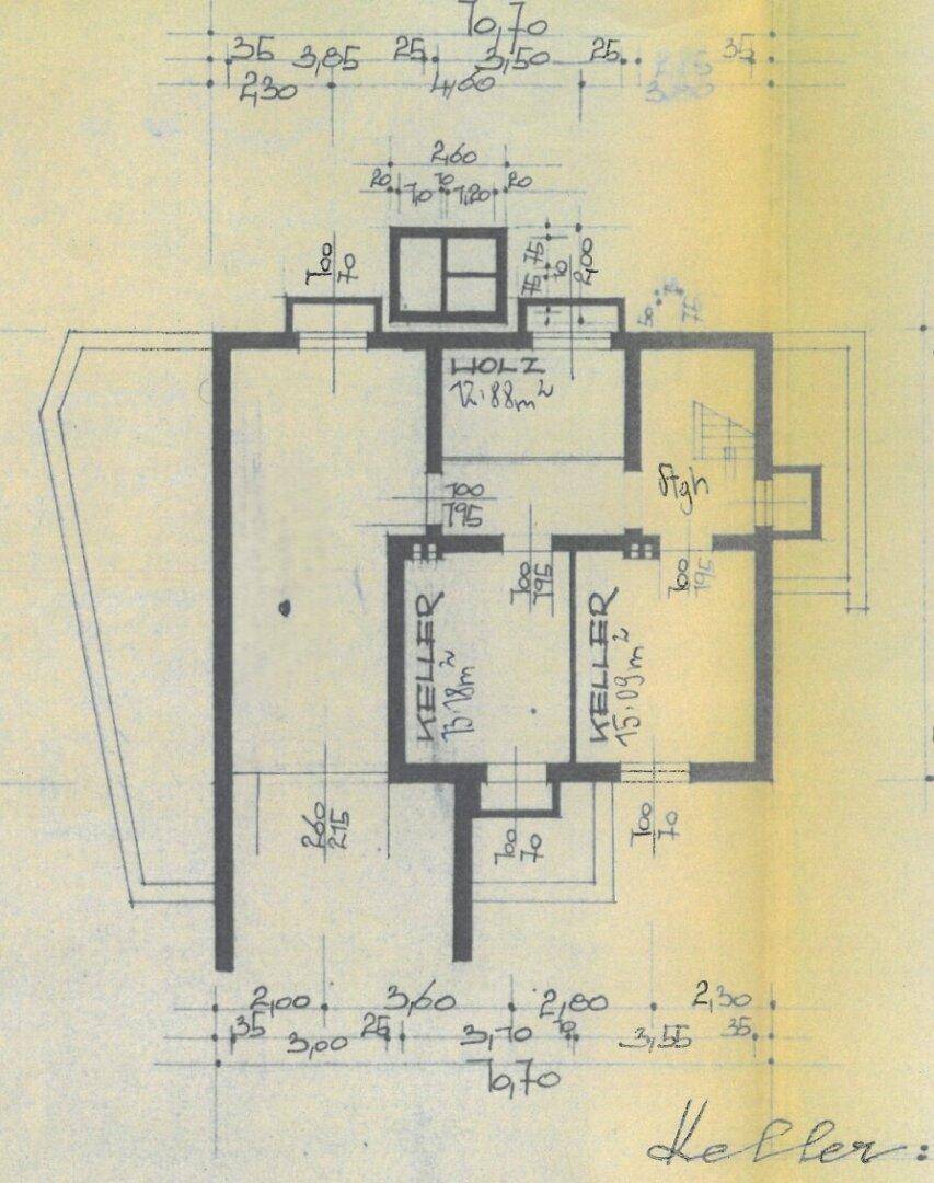 Grundriss des Kellergeschosses mit verschiedenen Kellerräumen und Holzbereich.
