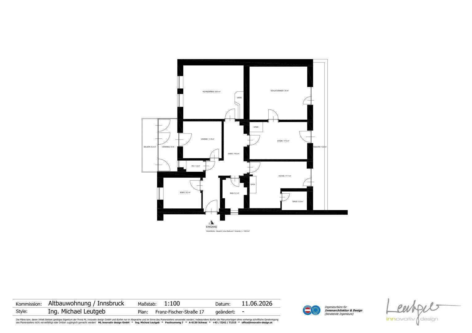 Grundriss einer Altbauwohnung mit mehreren Zimmern, separatem WC und einem Balkon.