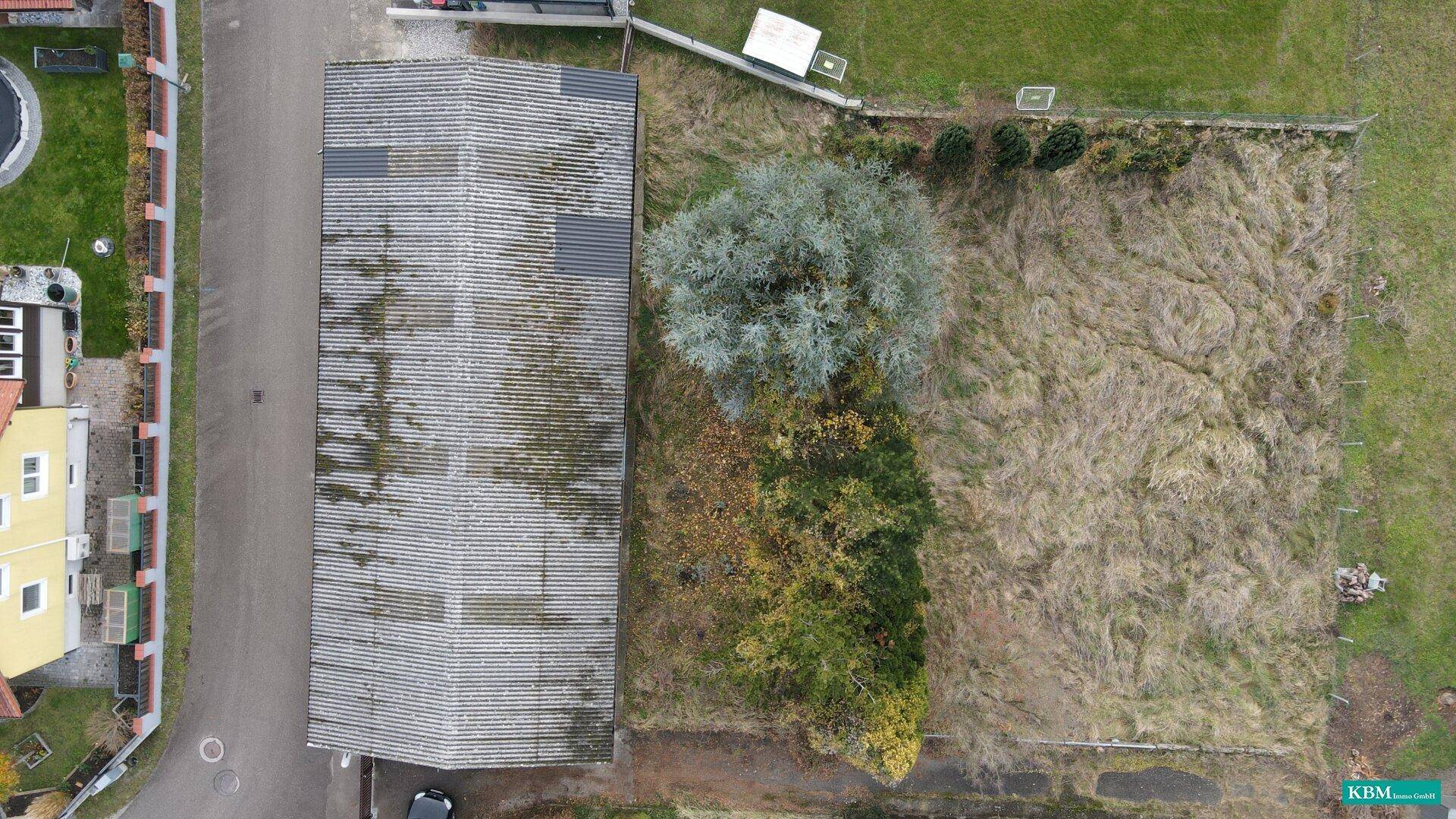 Sonniges Grundstück mit ca. 200 m² Halle - Ansicht 2