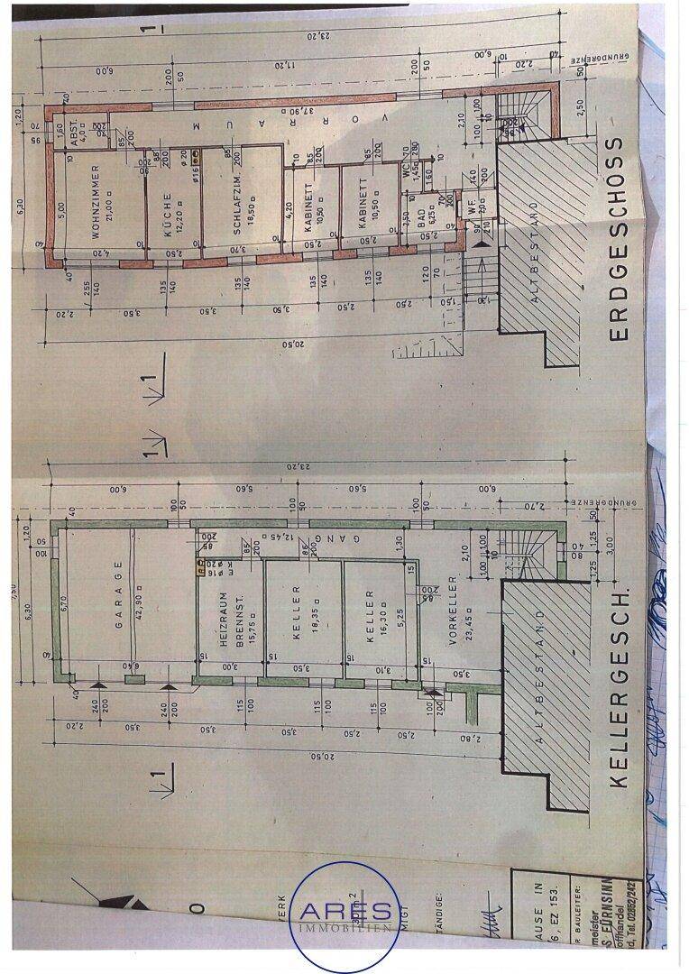 Grundrisse für Kellergeschoss und Erdgeschoss mit detaillierter Raumaufteilung und Maßen.