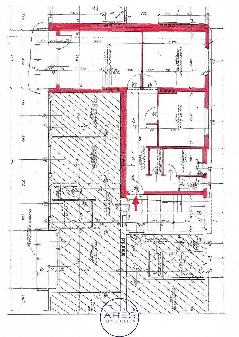 Grundrissplan einer Etage mit mehreren Schlafzimmern, Wohnküche und separaten Bädern.