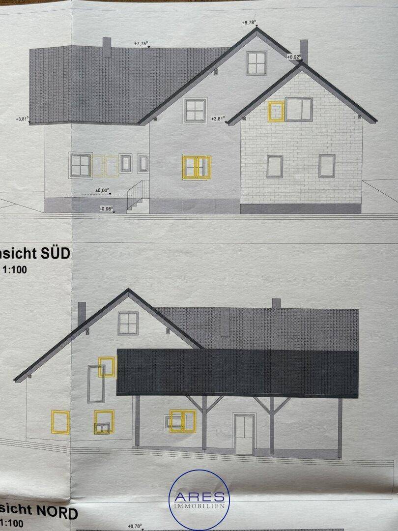 Süd- und Nordansichten des Gebäudes mit Fensterdetails und Dachformen.
