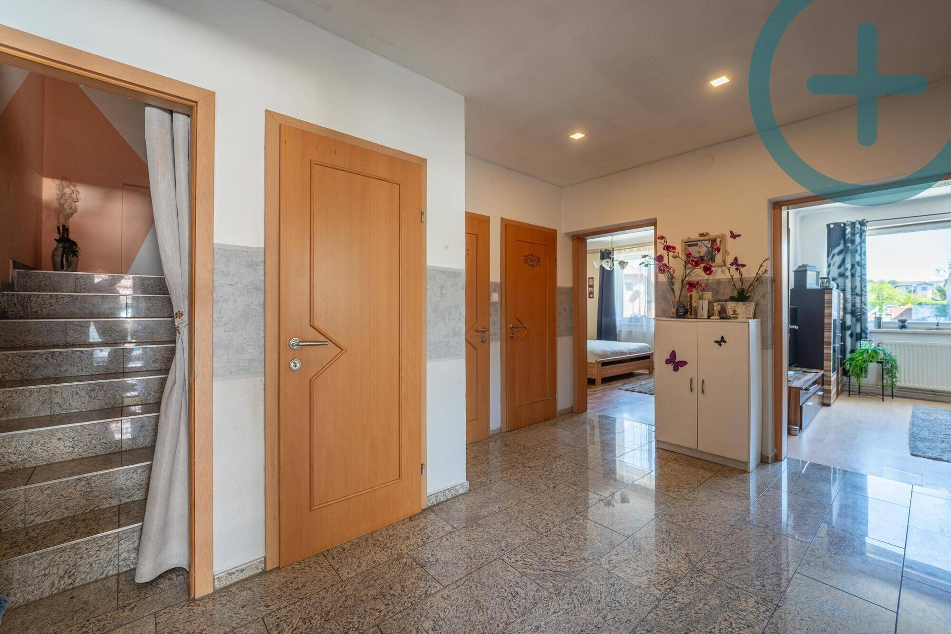 Natur, viel Platz &amp; Privatsphäre: Einfamilienhaus mit Swimmingpool! - Mehr