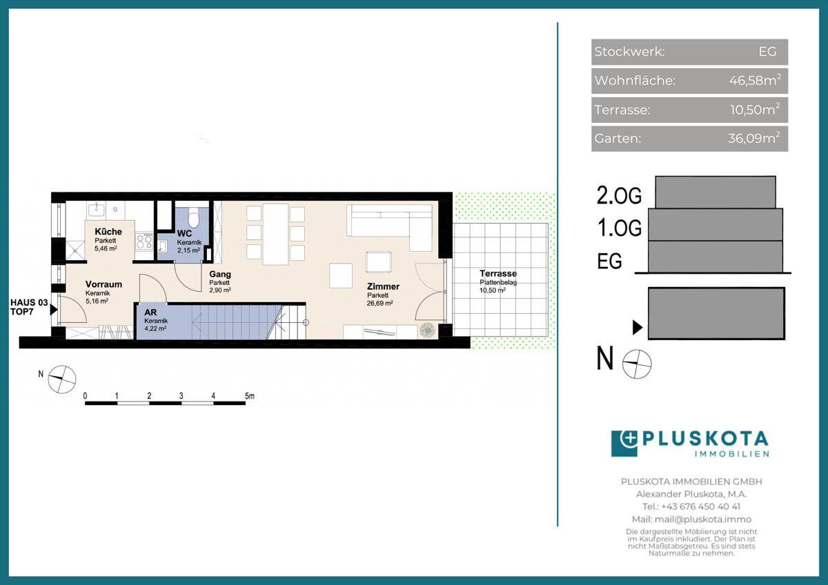 Detaillierter Grundriss des Erdgeschosses mit Küche, Wohnzimmer, Terrasse und Garten.