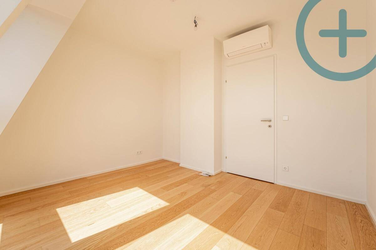 Schlafzimmer (2)
