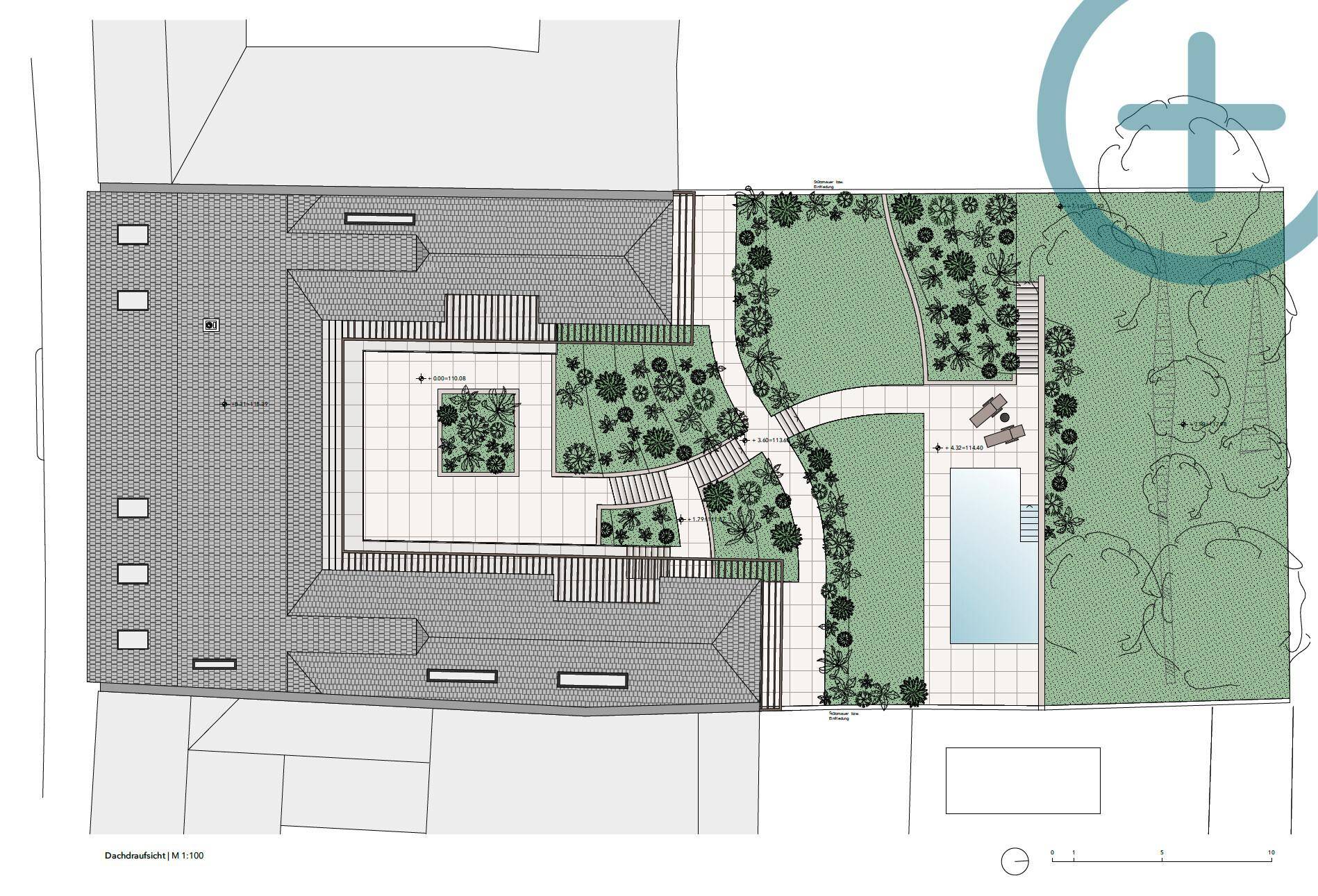 Übersichtsplan des Anwesens mit Gebäude, Innenhof, Garten und Poolbereich.