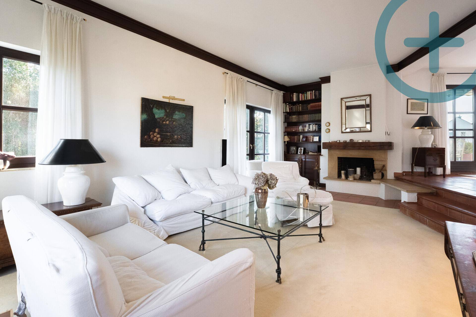 Charmante Landhausvilla mit Pool &amp; Privatsteg - Mehr