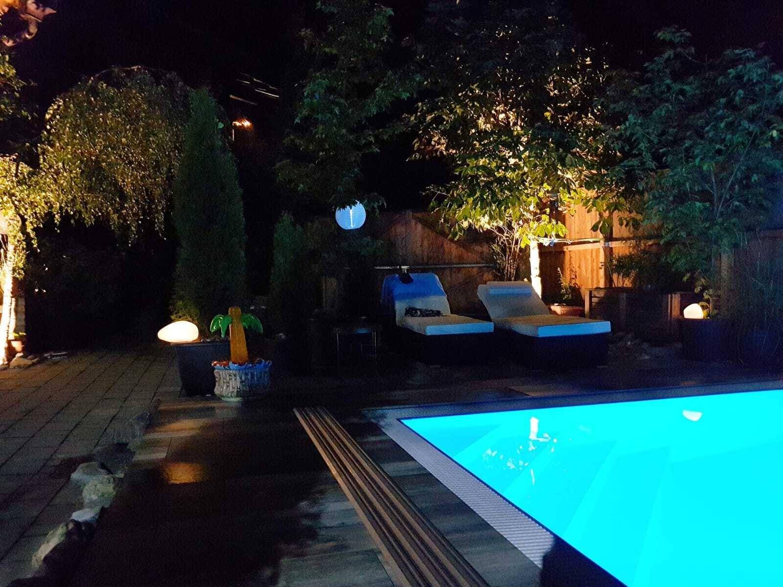 Abendstimmung am Pool