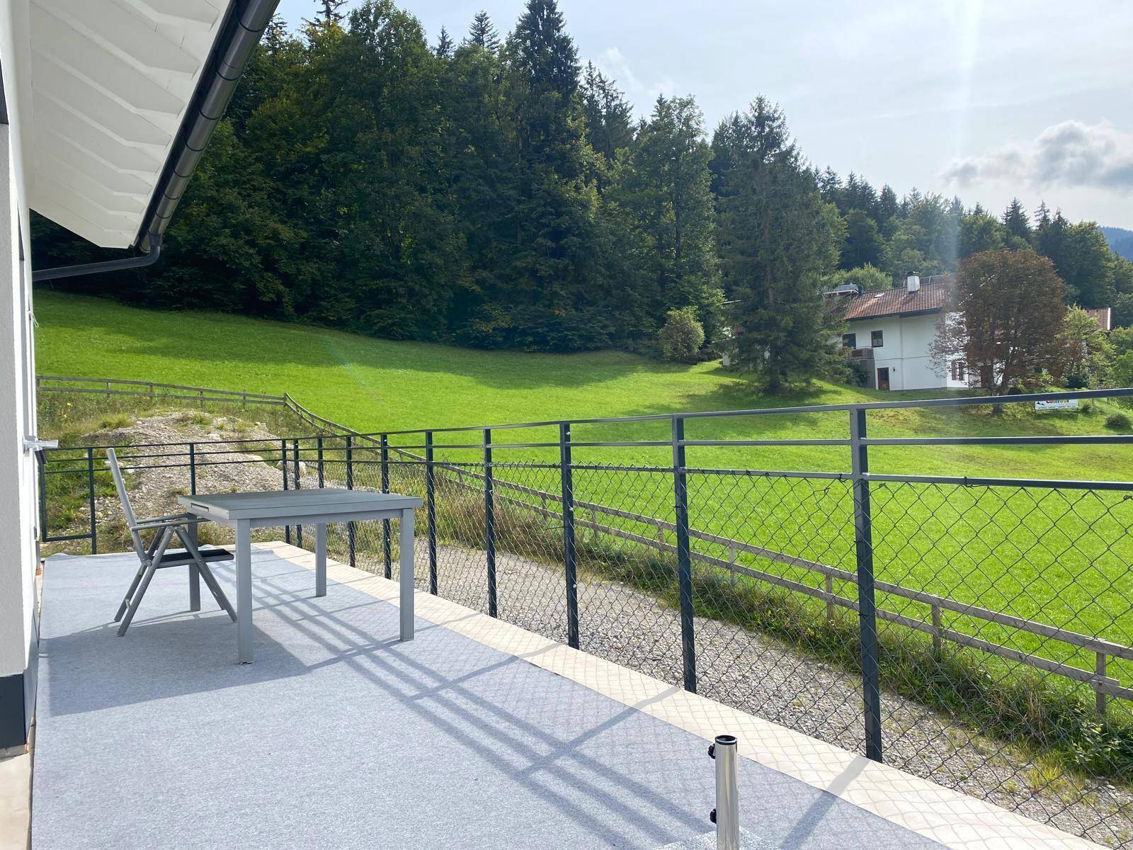 Große Terrasse im Erdgeschoß