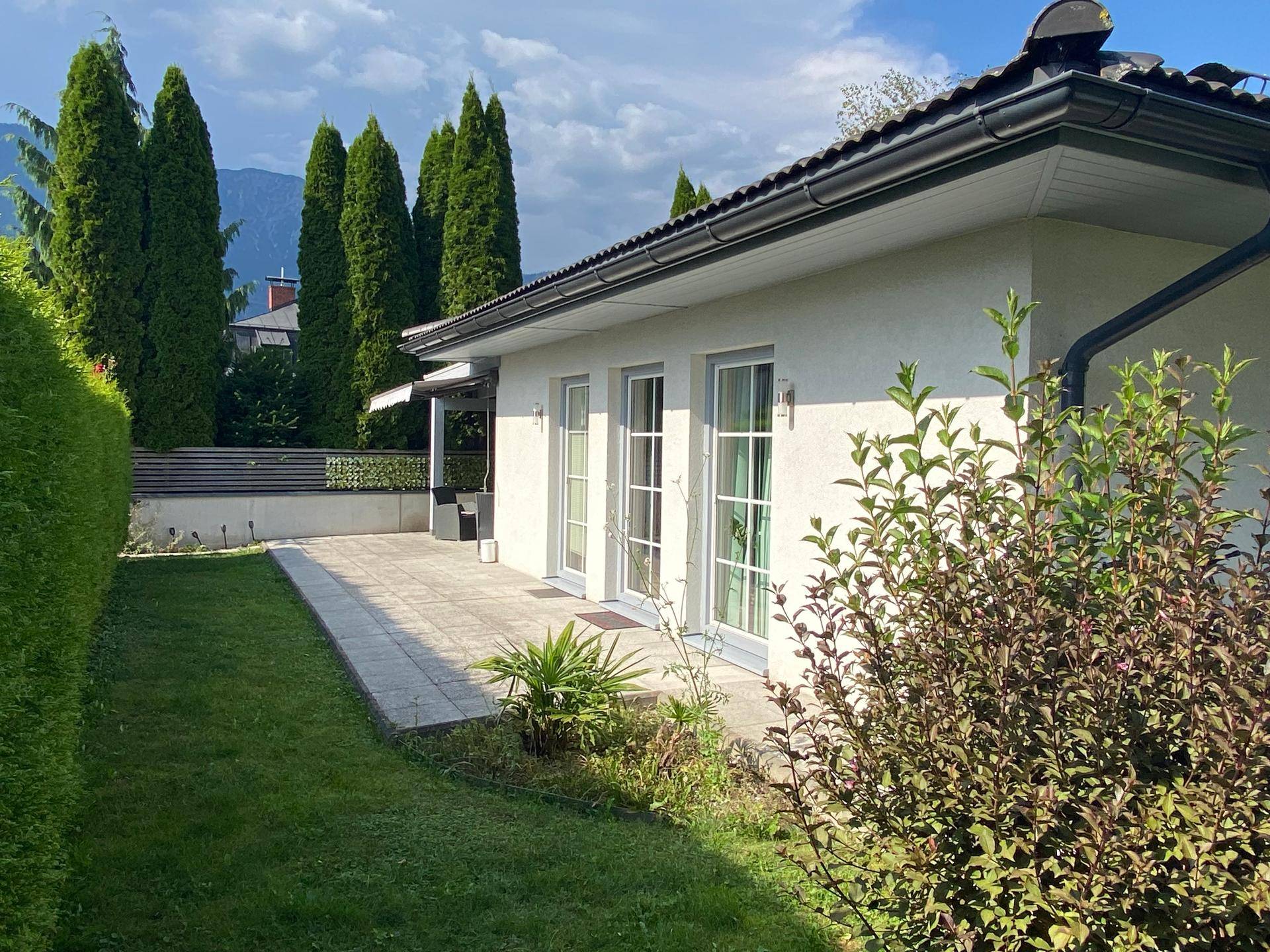 Bungalow mit Garten und Terrasse