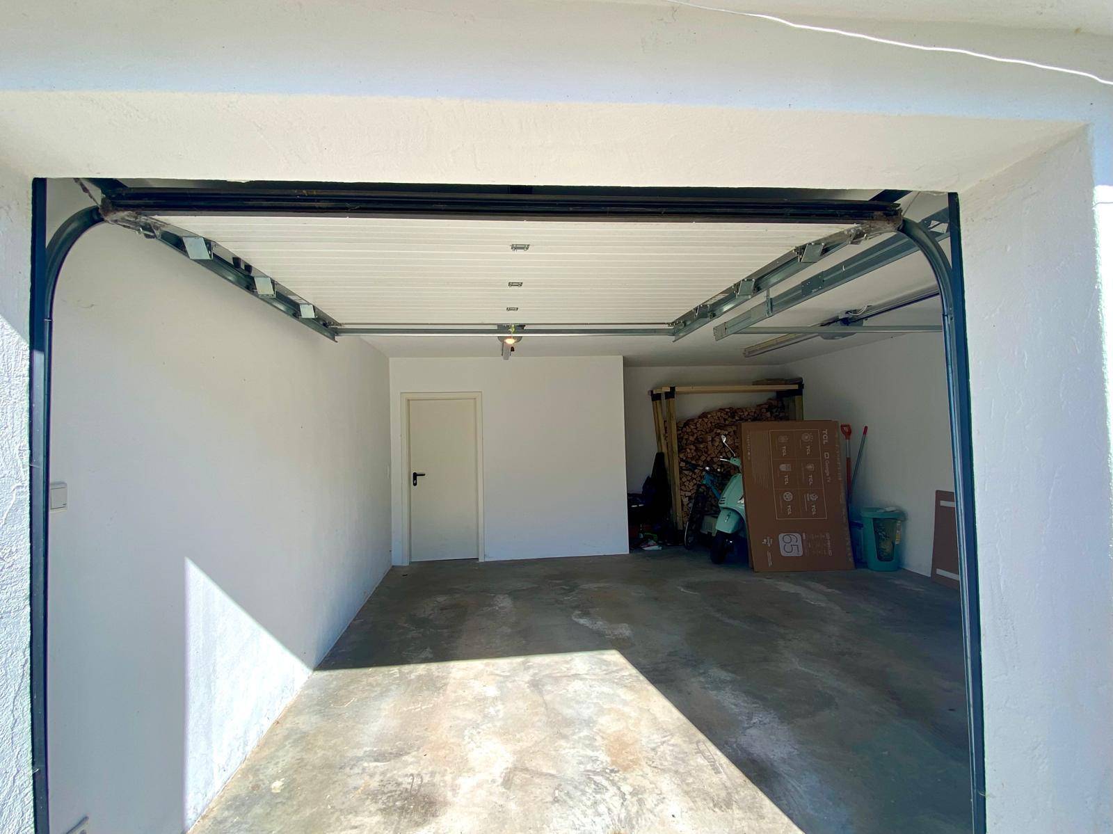 Garage mit direkter Verbindung ins Haus