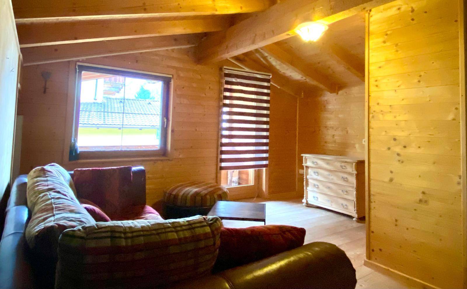 Dachbodenraum mit Aufenthaltmöglichkeit