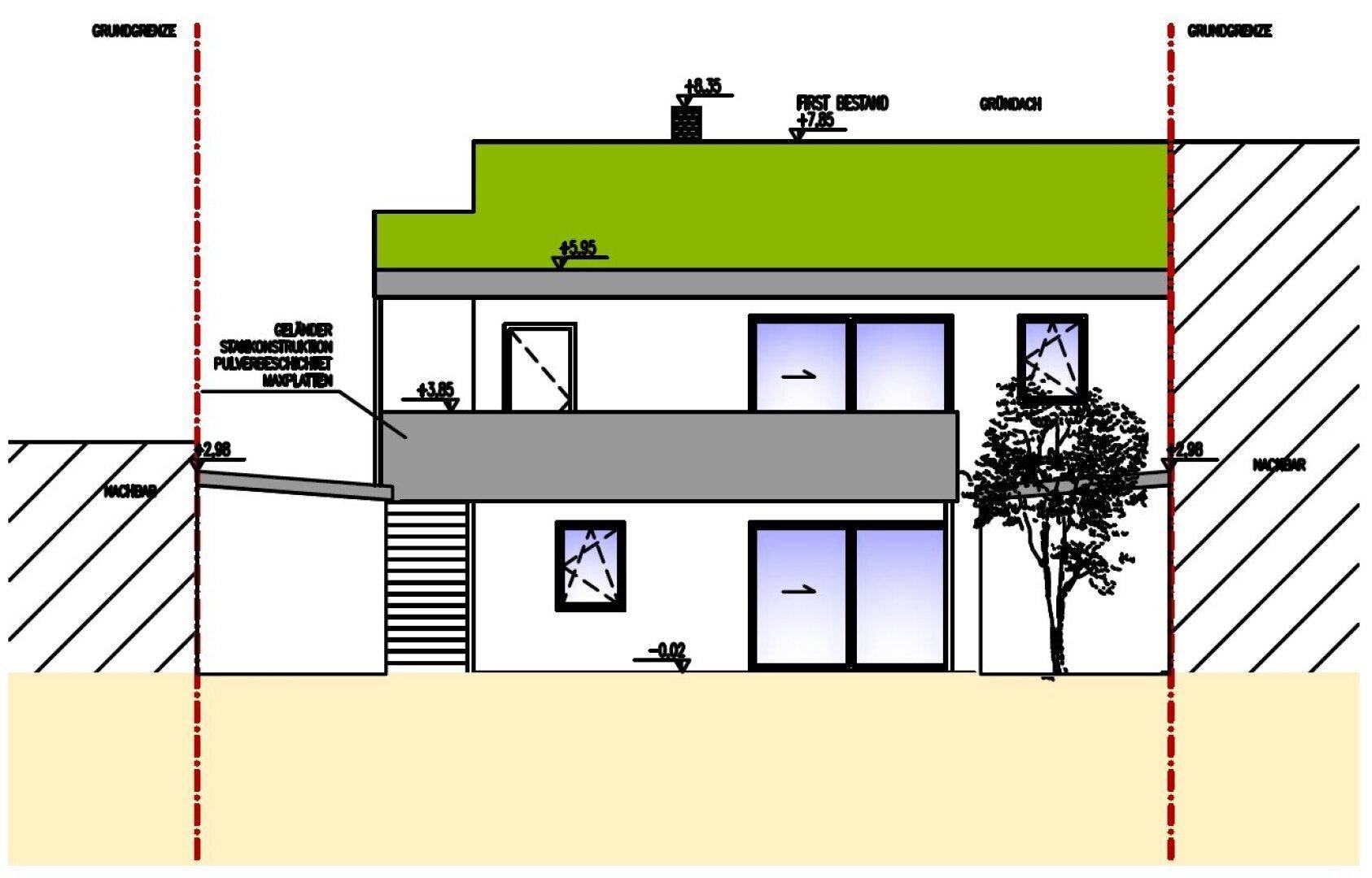 Seitenansicht des Hauses mit Balkon, Treppe und begrüntem Dach.