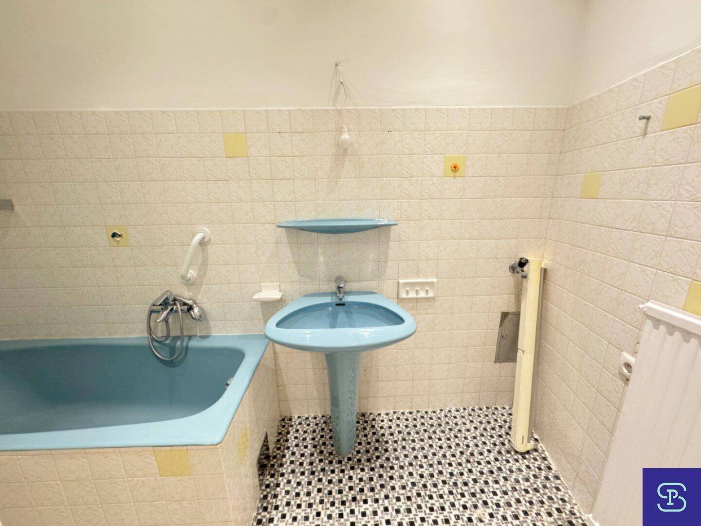Bad mit Wanne