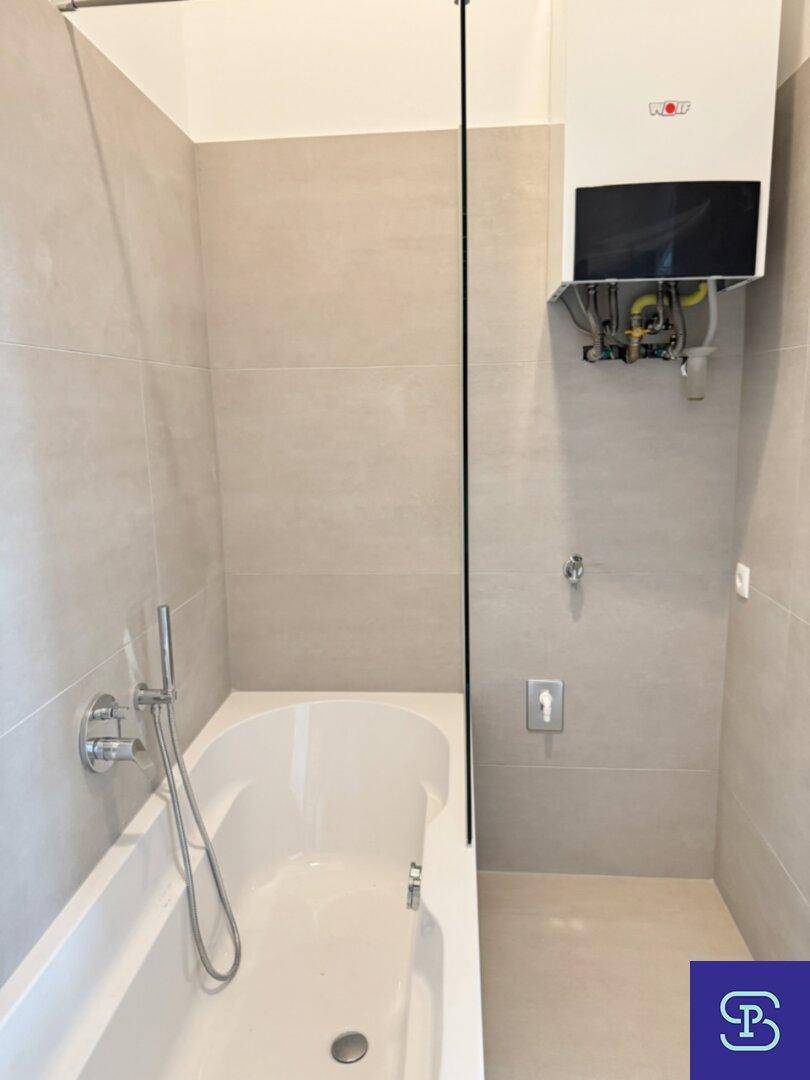 Bad mit Wanne
