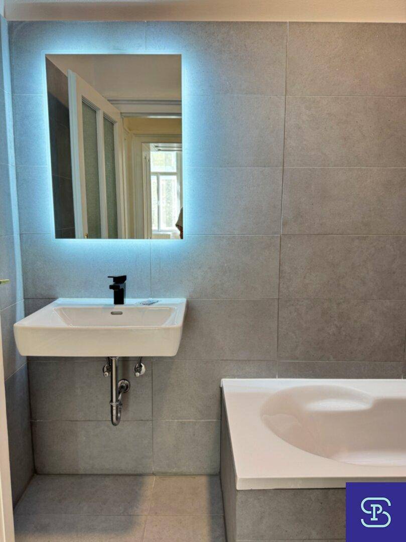 Bad mit Wanne