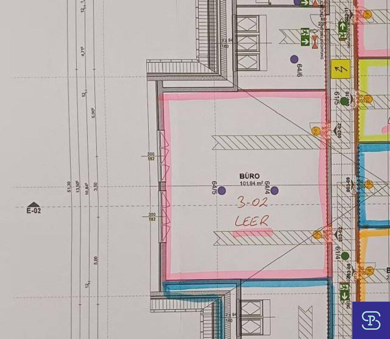 Grundriss eines Büros mit einer Fläche von 101,94 m², der die Raumaufteilung und mögliche Zugänge darstellt.