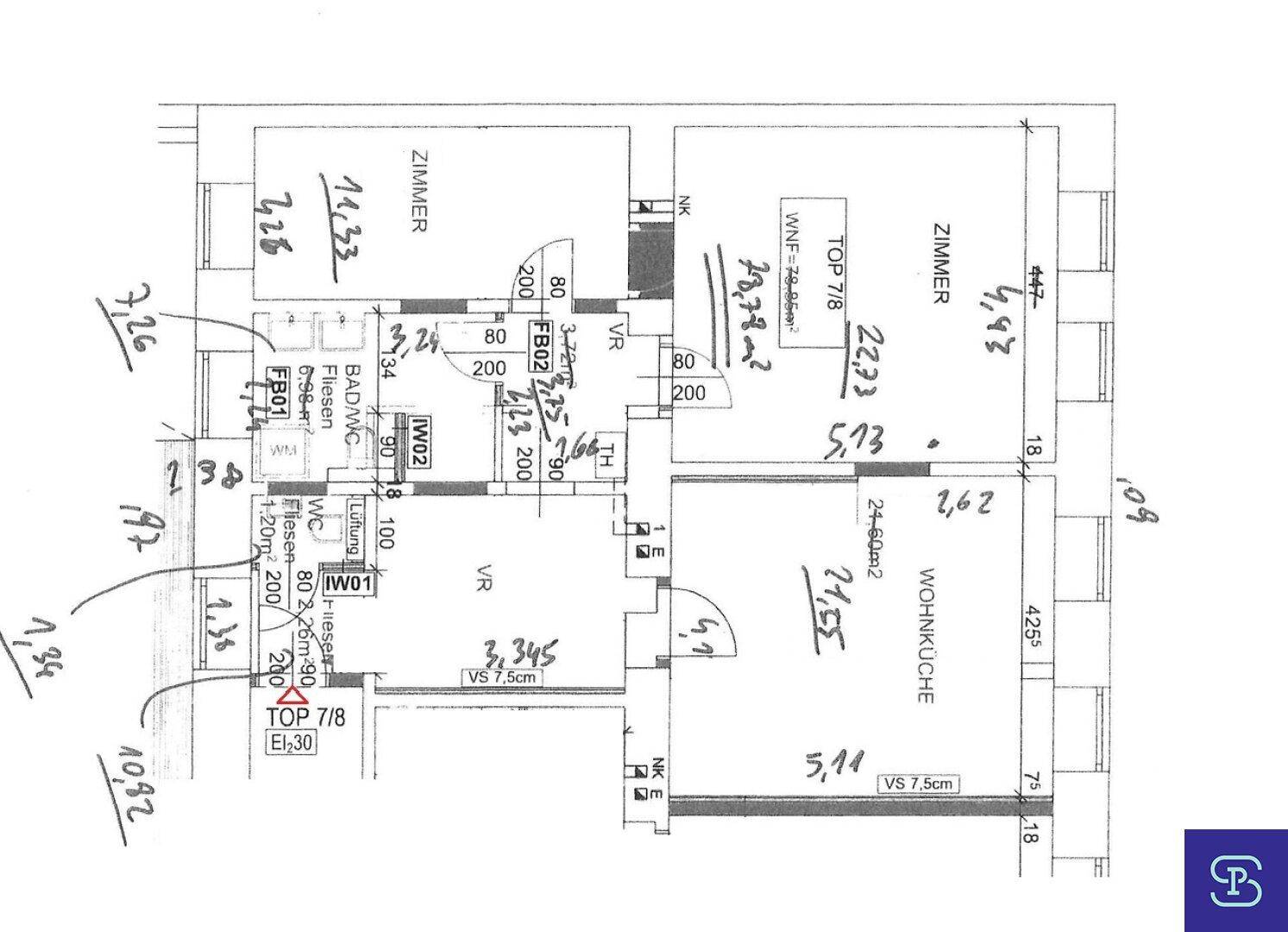 Handgezeichneter Grundriss einer Wohnung mit mehreren Zimmern und Wohnküche.