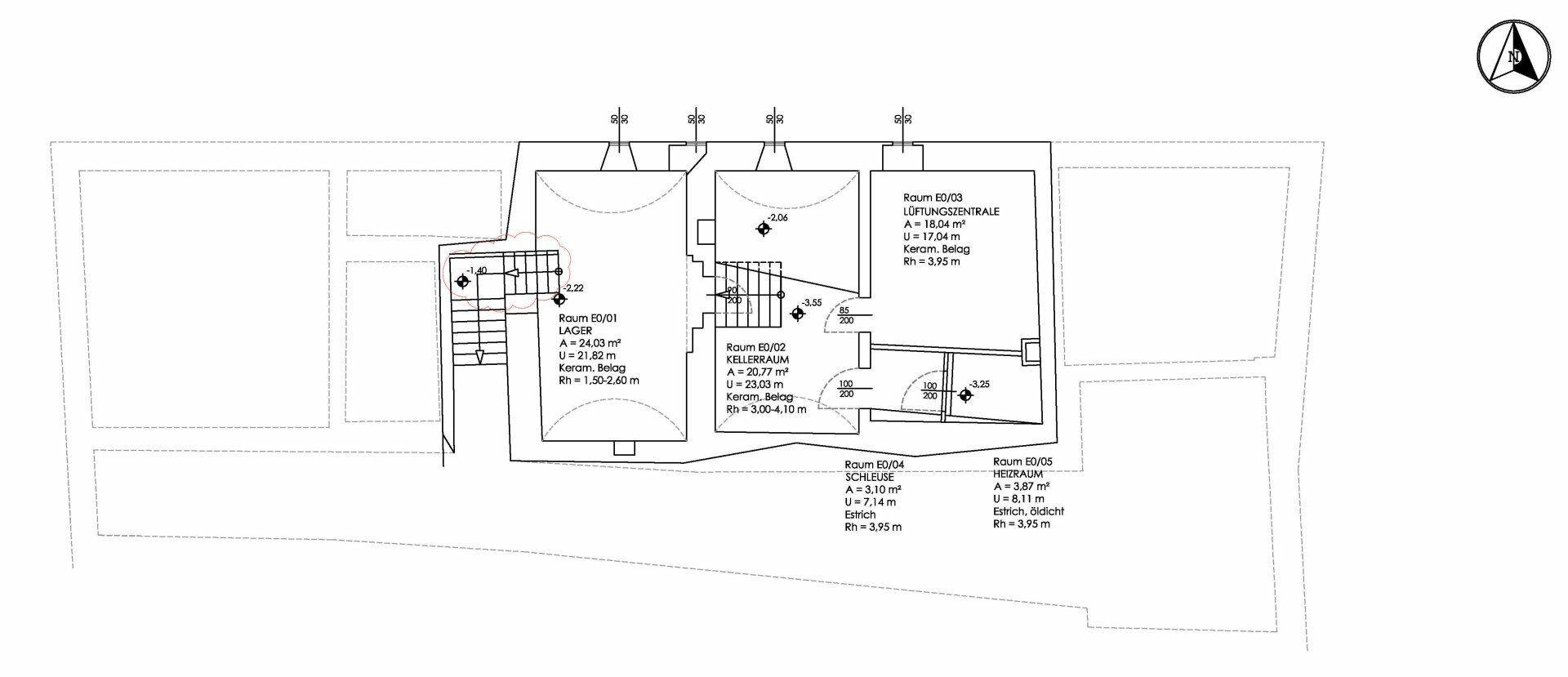 Grundriss des Kellergeschosses mit Lager- und Technikräumen sowie Treppenaufgängen.
