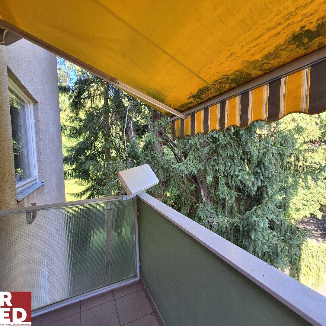Balkon ins Grüne