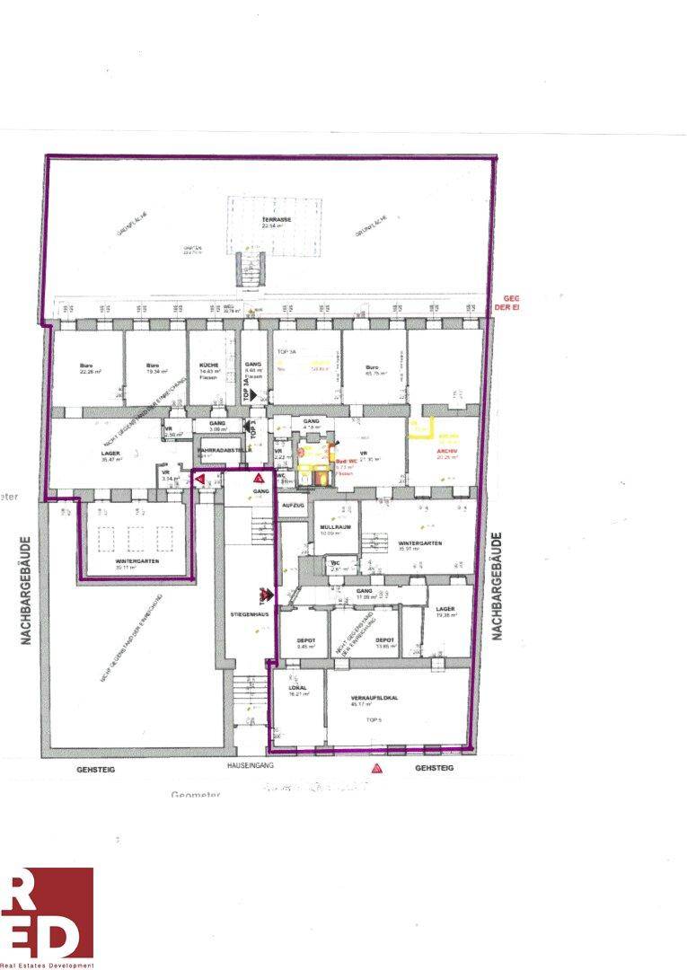Detaillierter Grundriss mit verschiedenen Räumen, Lagerbereichen und einem Wintergarten.