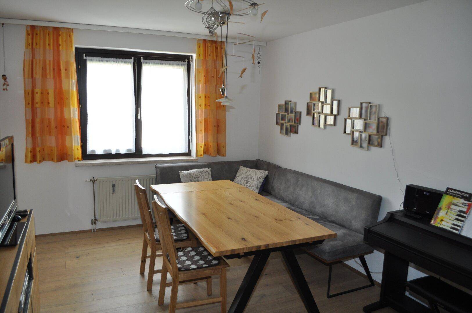 TOP SANIERTE 4 ZIMMERWOHNUNG MIT TIEFGARAGE IN BESTLAGE! - Ansicht 3