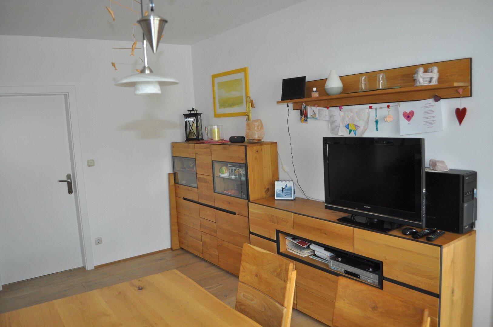 TOP SANIERTE 4 ZIMMERWOHNUNG MIT TIEFGARAGE IN BESTLAGE! - Mehr