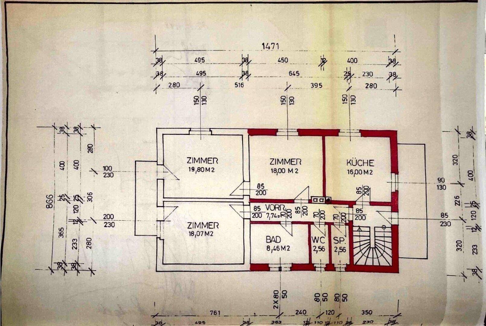 Technischer Grundriss mit Maßen und Aufteilung der Zimmer, Bad und Küche.