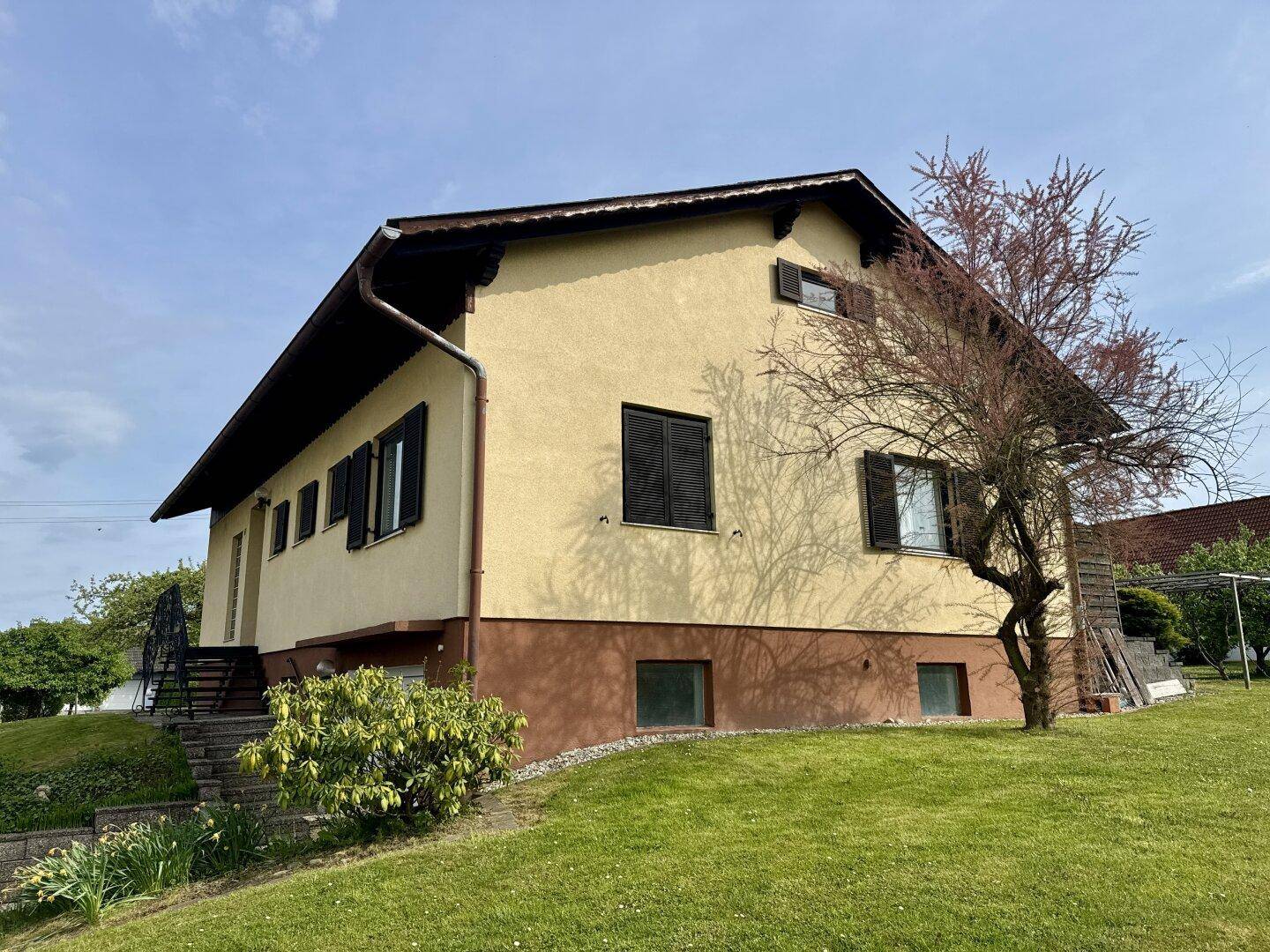 Charmantes Einfamilienhaus mit großem Naturgrundstück – viel Potenzial &amp; sofort beziehbar - Ansicht 2