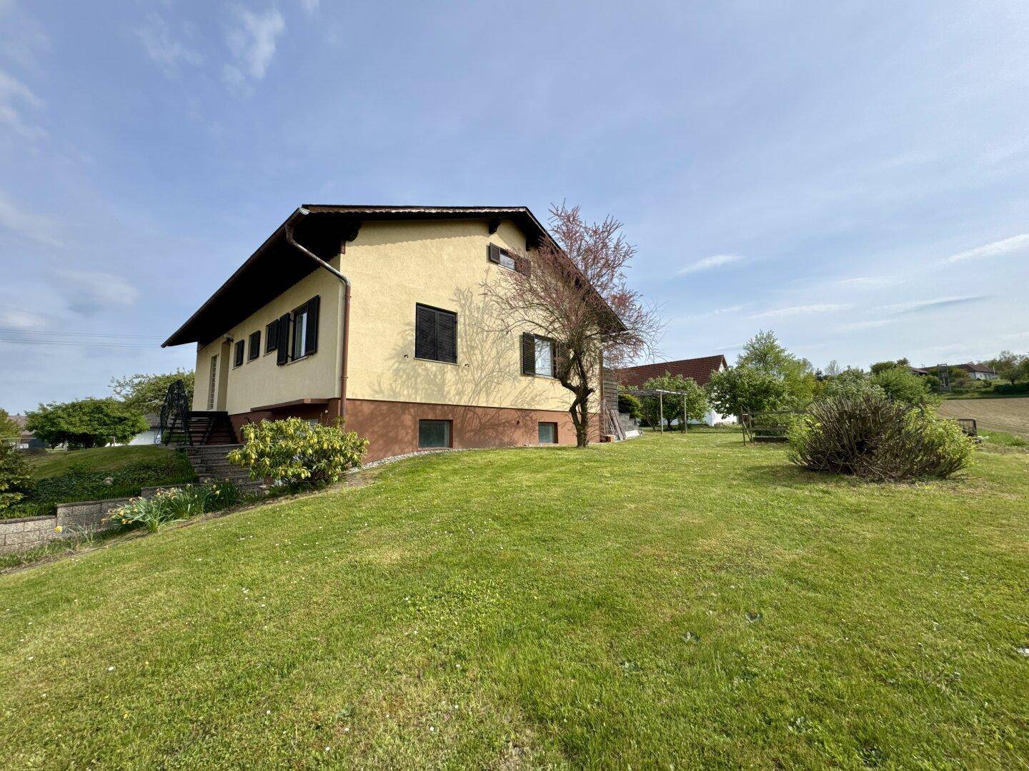 Charmantes Einfamilienhaus mit großem Naturgrundstück – viel Potenzial &amp; sofort beziehbar - Ansicht 3