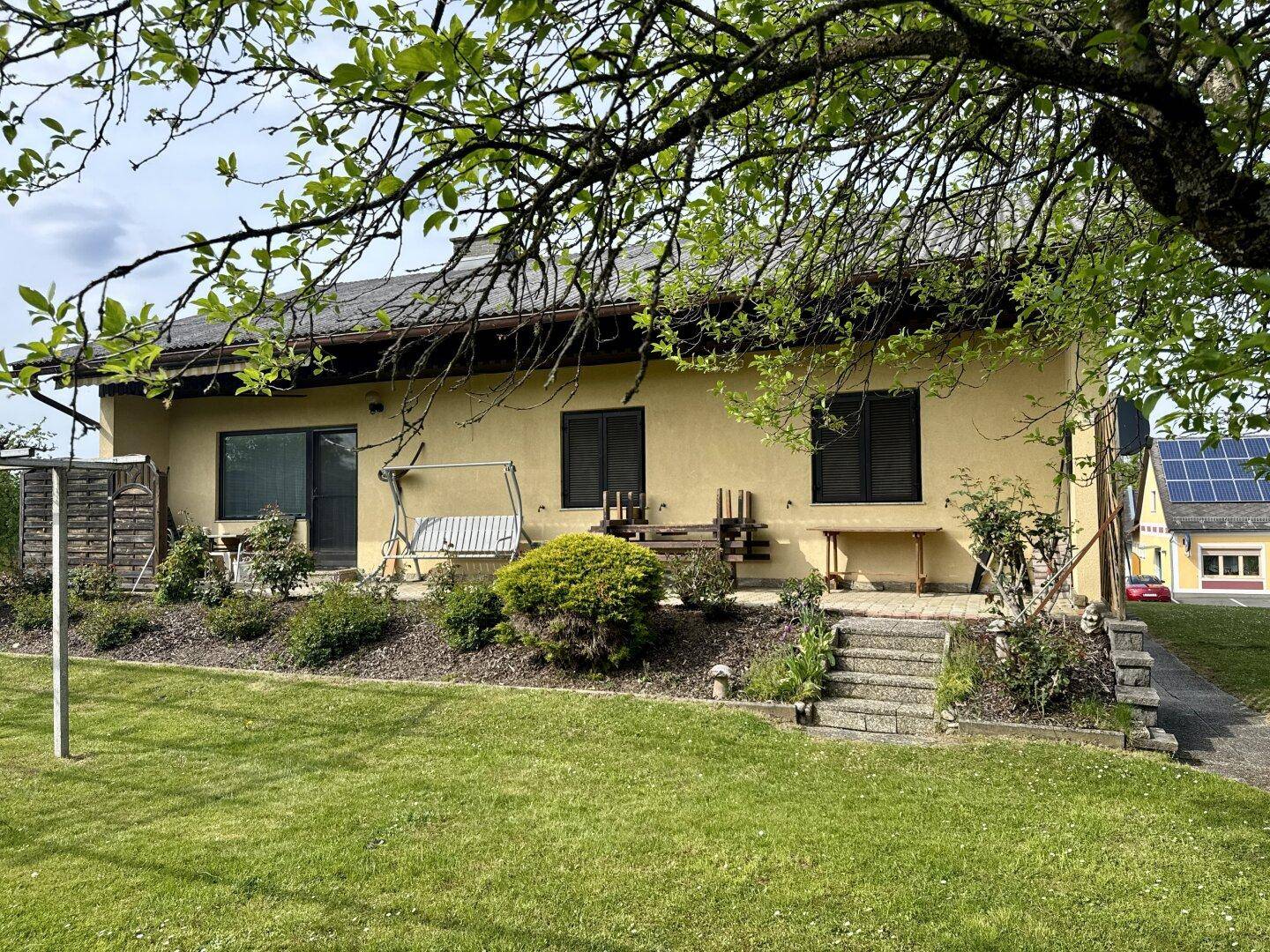 Charmantes Einfamilienhaus mit großem Naturgrundstück – viel Potenzial &amp; sofort beziehbar - Mehr