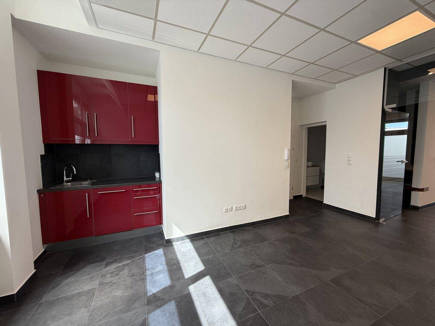 Moderne Büro- und Praxisflächen in zentraler Stadtlage mit bester Infrastruktur! - Ansicht 4