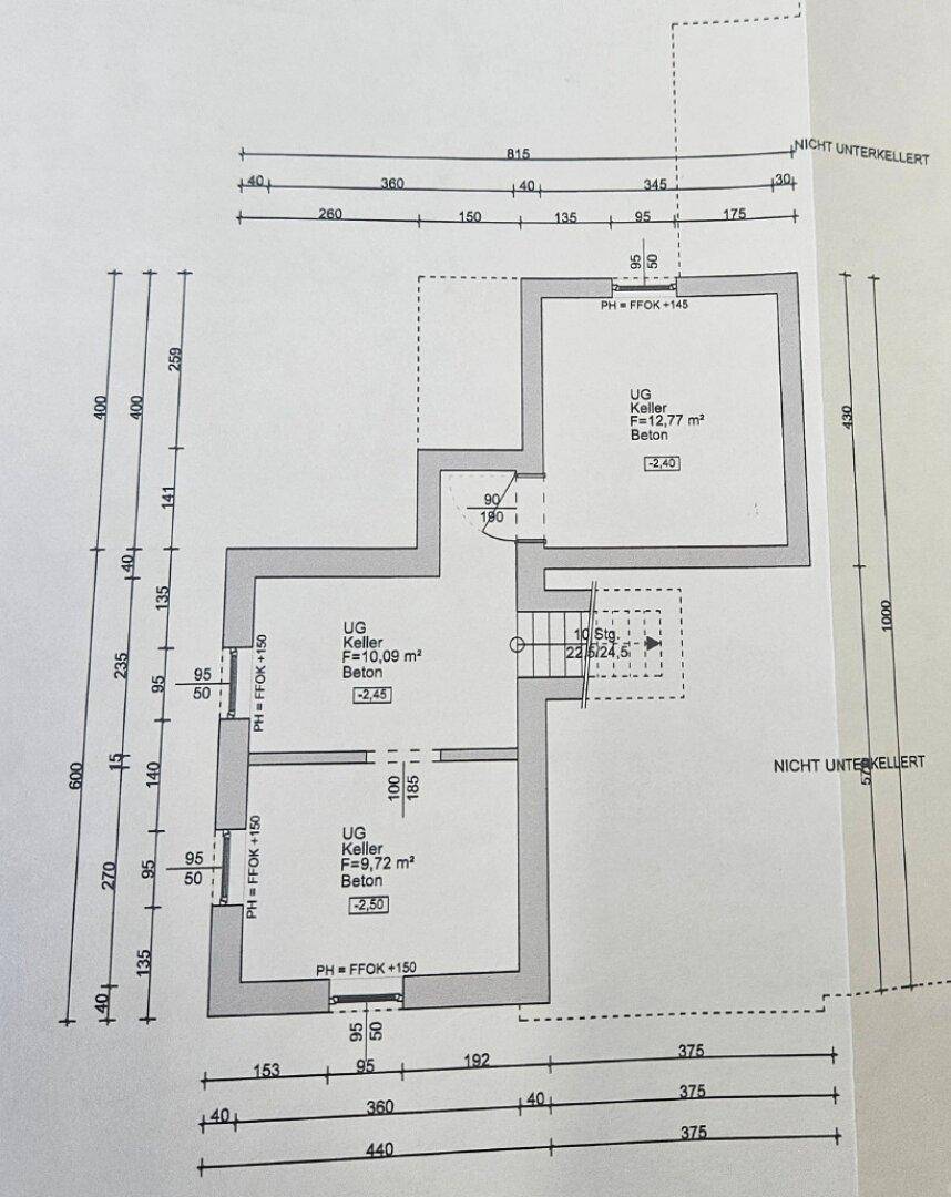 Grundriss des Untergeschosses mit mehreren Kellerräumen für Lagerung und Technik.