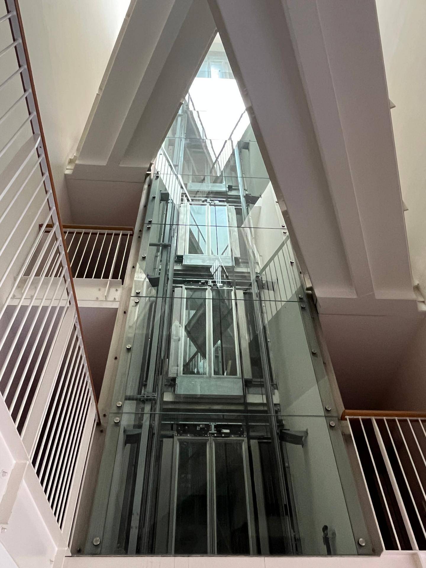 Privat Verkauf Argentinierstrasse/ Karlsplatz! Renovierte 107qm sonnige ruhige barrierefreie Eigentumswohnung mit 8200qm privatem Park und Garage - Ansicht 4