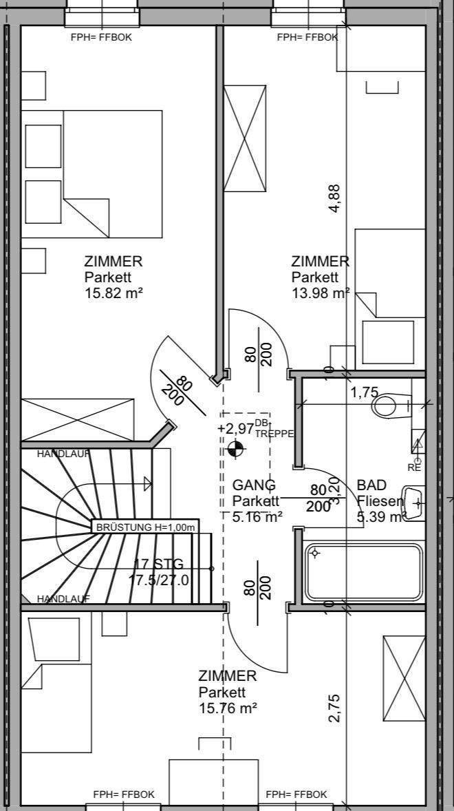 Grundriss des Obergeschosses mit drei Schlafzimmern, einem Badezimmer und Treppenaufgang.